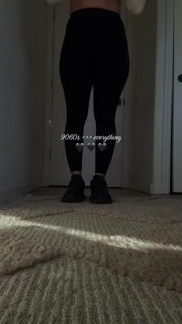 POV you finally found the sneaker that works with every outfit. 9060s stay undefeated 🖤🖤🖤 #newbalance9060 #tripleblack #sneakerstyle #everydayoutfit #streetwearwomen