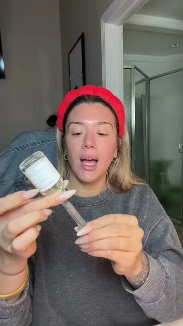 If you are trying to drink from the fountain of youth, you need to invest in Korean lifting silk threads!!! it will help with stretching out those fine lines!!#tiktokshopcreatorpicks #liftingthreads #glassskinroutine #sungboon 
