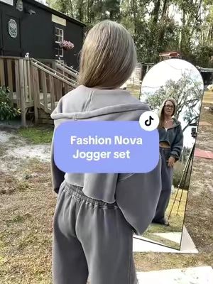 Jogger set, fleece jogger set, fleece joggers, crop top, sweatsuit, sweatshirt, sweatpants, two piece outfit, 2 piece outfit, comfy clothes, comfy outfit, winter clothes, OOTD #tiktokshopcreatorpicks @Fashion Nova 