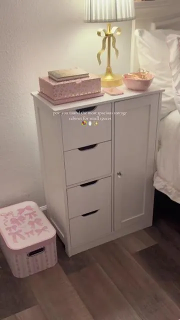 So clean & modern ✨🪞 it also has an adjustable shelf #storagecabinets #whitefurniture #roomaesthetic #pinkaesthetic 