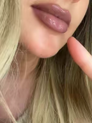 I cannot get over how pretty this is and what’s better than a three in one that actually works good #lipstick #lipcombo #lipserum #lipcombotutorial #lipbalm 