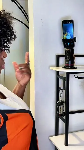 Auto Face Tracking Tripod, with Gesture Control Functon ,360° Rotation Face Body Phone Camera Mount Smart Shooting Phone Tracking Holder for Live Vlog Streaming Video, Accessories Selfie 360 Rotating Phone Stand##tripod##gesture##360camera##vlog