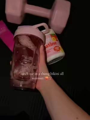 My favorite creatine for growth and the watermelon flavor is sooooo good 🤪 #creatine #wellah #creatineforwomen #GymTok