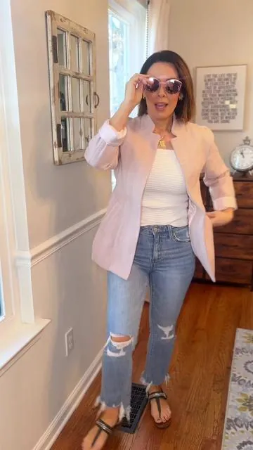 You can even wear this blazer with shorts!! Definitely need all the colors! #blazer #blazerforwomen #businesscasual #officeoutfits 