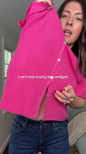 How many short sleeve cardigans is too many short sleeve cardigans?
#shortsleeve #cardigan #sweater #fallsweaters #sweaterweather