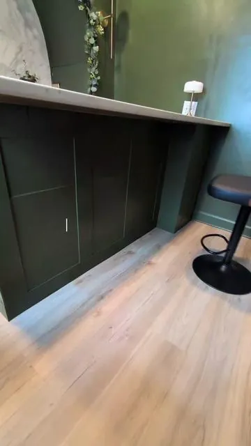 These midcentury vintage barstools bring classic style to any kitchen or home bar with their sleek black finish and warm wood grain accents. Designed for comfort and flexibility, each stool features an adjustable seat height, a smooth 360° swivel, and a sturdy foot rest—perfect for lounging or entertaining guests. Despite their high-end look and durable construction, they remain an affordable option for upgrading your space with timeless design and everyday functionality. #midcenturymodern #barstools  #homedecorideas #vintagestyle  #interiordesign 