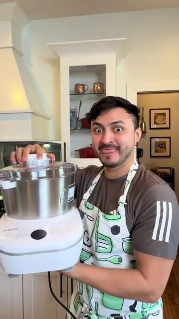 Hoy preparé con mi esposo pan fresco en casa y no creerán cómo nos quedó 