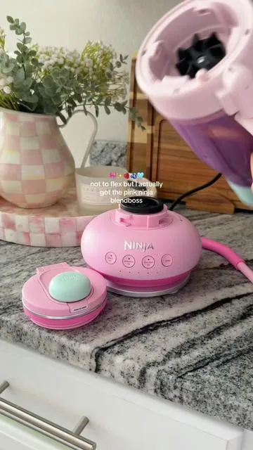 patiently waited for the pink to come back 😭💖🍓 and it’s such a good deal rn!!! 🫶🏻 #ninjablender #blender #ninjablendboss @Ninja Kitchen 