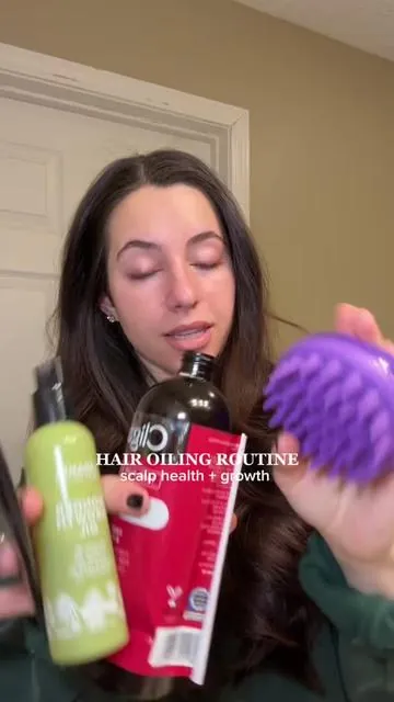 linking this exact batana oil, also in storefront!!! 🤌🏼🤌🏼 #hairoiling #hairwashday #oilingroutine #hairgrowthoil #hairgrowth 