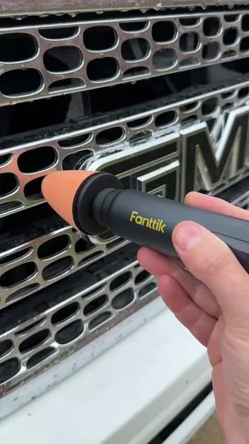 Fanttik P10 Pro Mini Car Polisher makes detailing tight spots like mirrors, trim, and emblems easier with a cordless 4000mAh battery and adjustable speeds up to 950 RPM. Compact design with multiple pads and accessories for polishing, waxing, sanding, and cleaning. #Fanttik #FanttikP10Pro #cardetailingtools #carpolisher #autodetailing