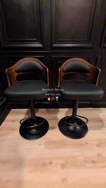 They are tho 👌 #barstools#homedecor #midcenturymodern #furniture #homefinds 