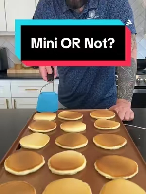The Adaptchula Spatula is pancakes FINAL BOSS! #pancakes #pancakeflip #KitchenHacks #kitchengadgets #adaptchula 