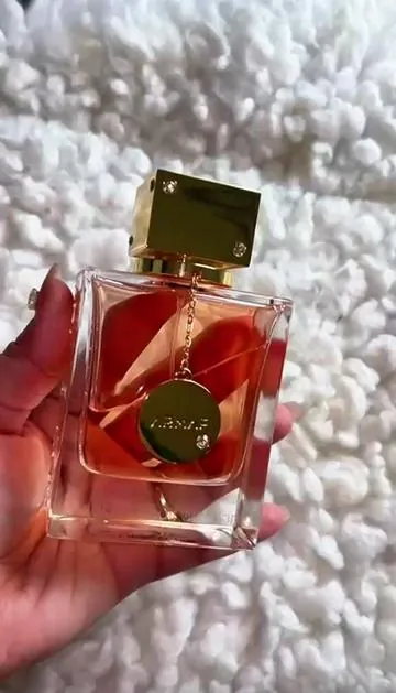 Armaf Club de Nuit for women #armafclubdenuit #perfumetiktok #fragancias #armafperfumes #perfumecollection