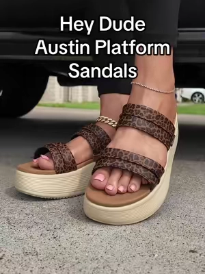 These leopard @HeyDude Austin slide platform sandals have me obsessed 😍 #heydude #heydudesandals #heydudeaustinplatform #platformsandals #tiktokshopcreatorpicks 