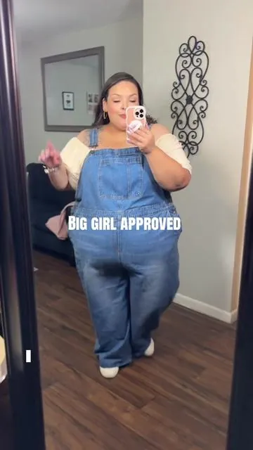 Stop it rn!!! I’m obsessed with these plus size approved overalls by @BLOOMCHICUSOFFICIAL 😭🫶🏼😭🫶🏼 #plussizefashion #plussize #ootd #overalls #curvyfashion 