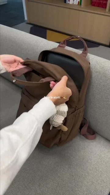 Umber color is finally here!!!!😆 a perfect backpack for college✨💫#backpack #collegelife #schoolbag #backpackforschool #bagsmart 