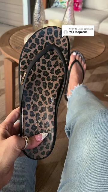 Replying to @Link @Crocs Crocs Miami Toe Loop Sandals

#crocs #sandalsforwomen #womensandals #crocssandals #tiktokshopcreatorpicks 