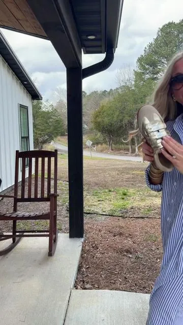 Looove these gold shoes from Steven madden! The cutest shoe for spring and summer and so comfy! #tiktokshopcreatorpicks #springootd #springsneakers #stevenmadden #sneakers 