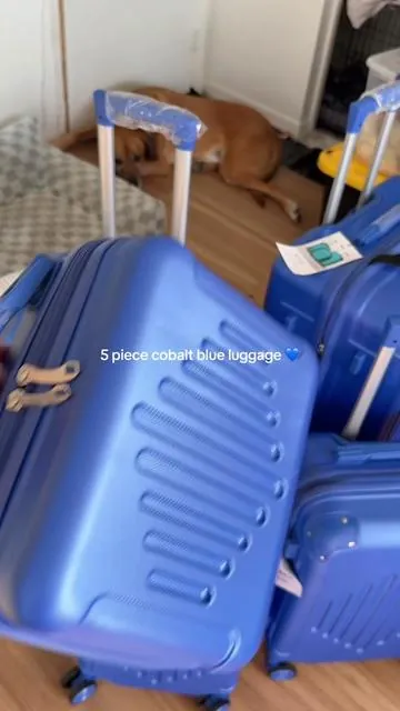 This color tho 😍 #luggageset #cobaltblue #blueluggage #tiktokshopspringglowup 