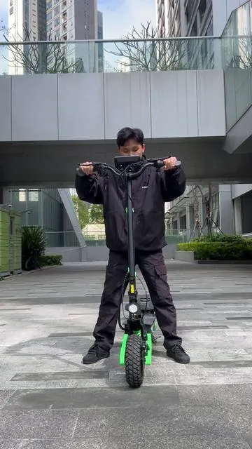 11寸电动滑板车，在你的生活中乱串#eoeotwo #usa #tiktok #scooter #escooter 