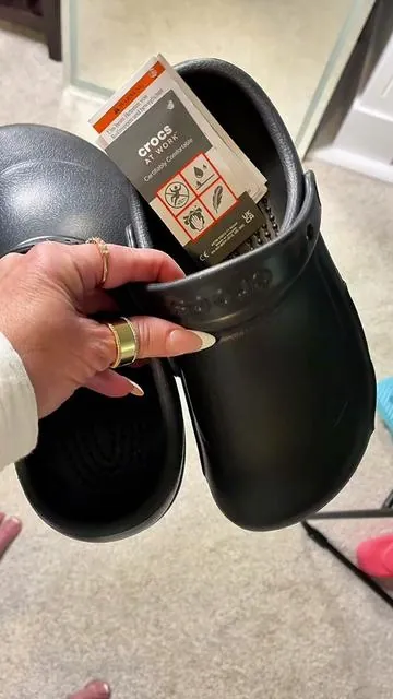 SALE! FREE 3-day shipping! Crocs Bistro Clogs! Slipper, resistant, and CE certified! Perfect for anyone who is on their feet a lot!@Crocs #crocs #workshoes #tiktokshopcreatorpicks #hospitality #healthcare 