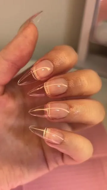 I love that they included all the accessories and tools with this nail kit💅 @BeetlesGelPolish  #diynails #gelxnails #acrylicnails #nailsathome #beginnernailtech 