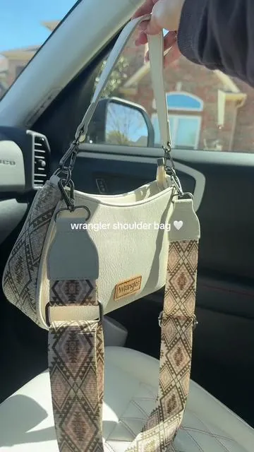 the prettiest purse 🫶 #wrangler #westernfashion #westernaccessories #wranglerpurse #purse 