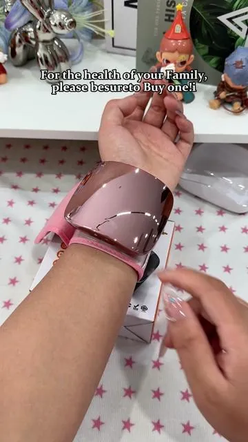 It's really useful. It can measure blood pressure in one minute. 💖

#bloodpressuremonitor #healthy #ticktokmademebuyit #dealsforyoudays #fyp 