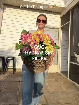 🪴💛👏🏼☀️💐spring home decor doesn’t get any easier than this hydrangea filler from @QVC, Inc #hydrangea #springdecorating #fakeflowers #outdoordecor #springfinds 