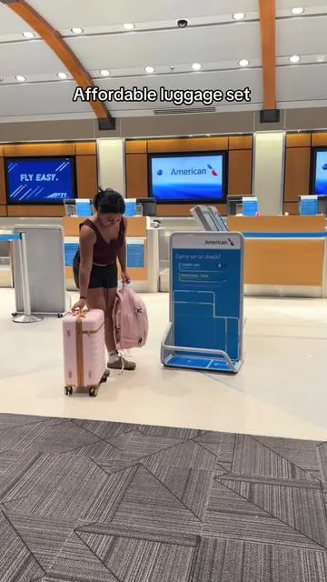 #ukeinsuitcase #affordableluggage #traveltok 