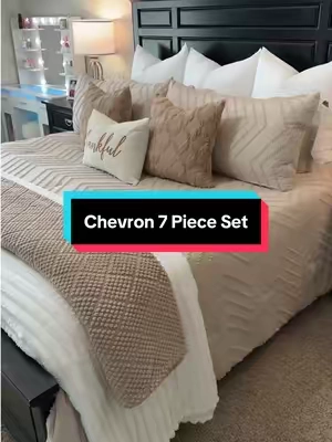 This size is SOO HARD TO FIND! And constantly selling out! Grab your fav color before it sells out! #comforter #comforterset #bedding #beddingset #oversizedkingcomforter 
