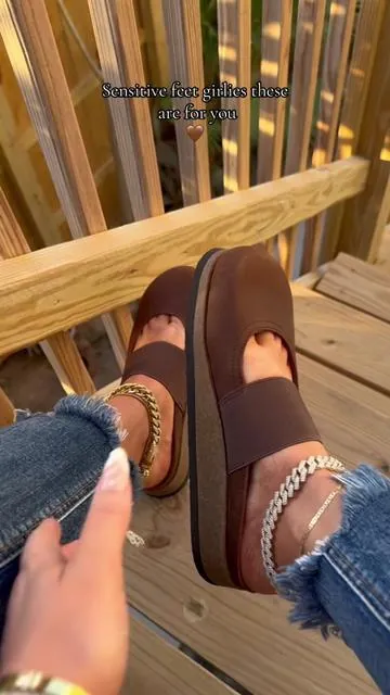 If it’s not supportive, I don’t want it—these pass the test ✔️🤍 #whitemountainfootbeds #comfortableshoes #comfortablesandals #womenssandals #tiktokshopcreatorpicks 