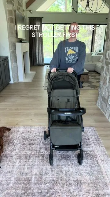 And I forgot to mention this travel roller also comes with its own bag to put your stroller in at the airport! 

It’s super lightweight and perfect for flights or every day outings 

#TravelStroller #LightweightStroller #MomGear #ToddlerTravel #ToddlerTravelHacks @Mompush US 