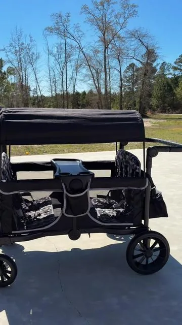 FEATURE RUNDOWN of this four seater wagon 🖤 #wagon #fourseaterwagon #stroller #allterrainwagon #tiktokshopcreatorpicks 