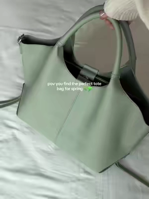 new bag for this spring 🍃🌷 #whatsinmybag #green #viralbag #handbag #workbag 