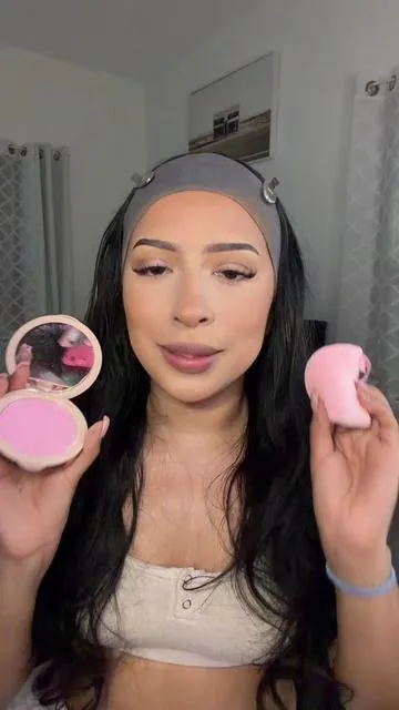 I love a light blush 🎀💕 #foryoupage #contentcreator #makeupcontent #beautycreations #makeupgirly 