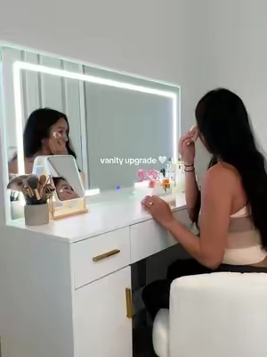 vanity upgrade 😍🤍  #tiktokshopcreatorpicks #tiktokshopspringglowup #vanity #makeupvanity #vanityupgrade 
