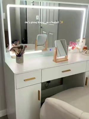 this vanity is def giving boujee but I didn’t have to break the bank 🤭 she’s budget-friendly!  #tiktokshopcreatorpicks #tiktokshopspringglowup #vanity #makeupvanity #vanityupgrade 