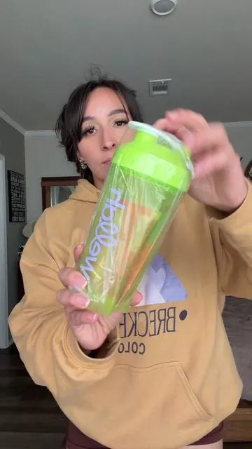 @Wellah Nutrition creatine variety sample pack for under $10!? Had to see what this sample was all about & also how the flavors taste! ☺️ Click the orange cart & get yours 💚🛒  #wellah #wellahnutrition #creatinepowder #workoutsupplements #musclemommy 
