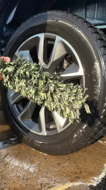 Con esta brocha vas a dejar la parte interna de tus rines bien limpia 100% Recomendado@VIKING Car Care 