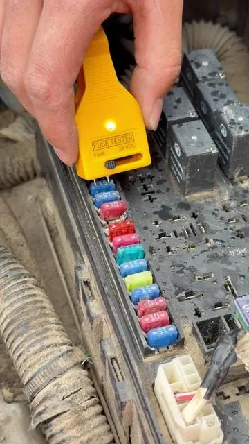 Extremely powerful car fuse tester and puller #Tester #diy #tool #tiktokshopspringglowup #sparky 