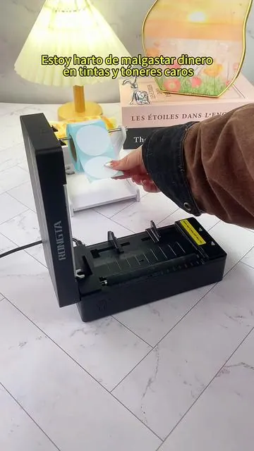 ¡No tendrás que volver a comprar tinta nunca más! ¡Una impresora de etiquetas para alérgicos a este precio! ¡No te la pierdas! 🔥#labelprinter #immersive #stickermaker #bakerylife #fyp
