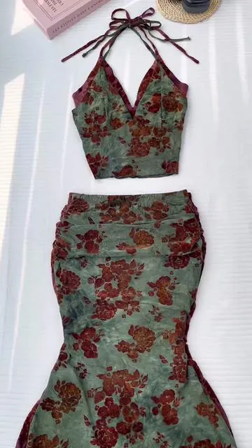 Vintage print halter set + mermaid skirt = elegant + retro 🛒🛍️✨#vintagedress #haltertop #mermaidskirt #skirt #womensfashion 