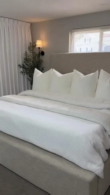 Ropa de cama de lujo asequible y mas ! Eleva tu habitacion con cositas que estan al alcanse . Todo lo que use les dejare los links en el video ☁️🧸💫🥹🫰🏻 #bedding #beddingset #bedrest #luxurybedding #nayroby_08 