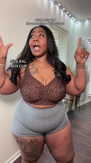 If you have scars from bra straps and underwire No Underwire + Wide Straps OEAK Jelly Bra #oeak #oeakbras #wirelessbra #plussizebra #tiktokshopcreatorpicks 
