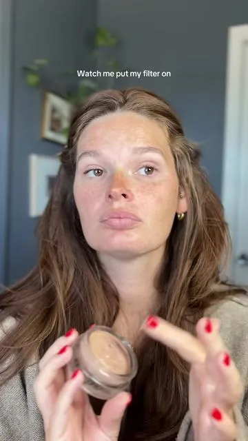 Idk what they put in this but it gives me glasss skin 