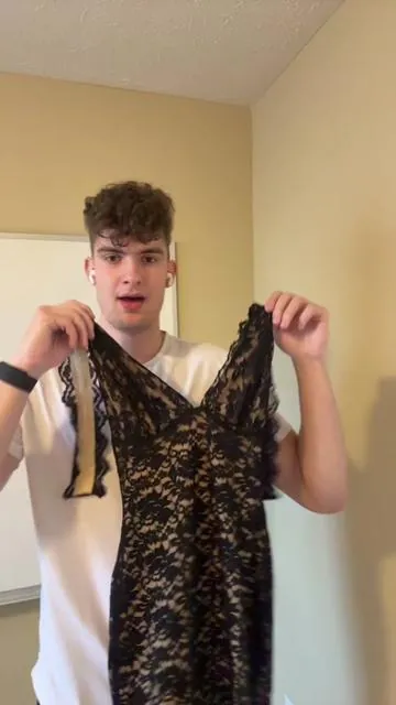 #dresstoimpress 