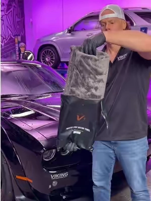 Satisfying Car Cleaning ASMR 🙌👀
-
Watch as the V+ Twisted Loop Drying Towel quickly absorbs water in a single swipe. The double layer, 1200 GSM microfiber quickly transports water up from the car's surface, for a faster, more efficient drying experience.
-
#asmr #asmrsounds #cardetailing #autodetailing #autodetail 
