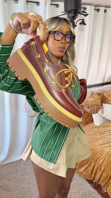 Cute boat shoes for summer @Timberland #boatshoes #summerstyles #womensshoes #loafersoutfit #loafersshoes 