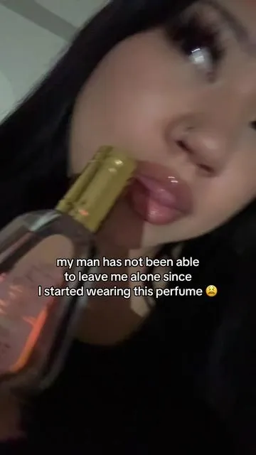 He started drooling 🤤 #perfumetok #perfumesarabes #pinkblushperfume #perfumedupe 